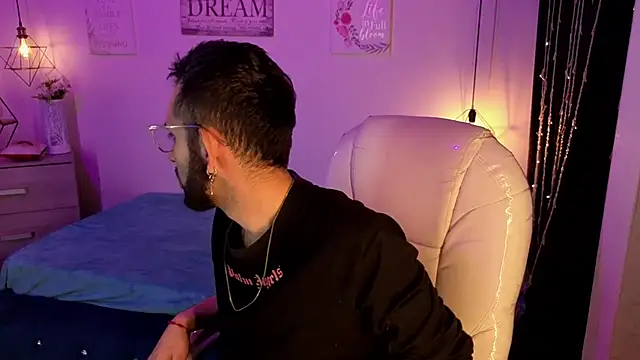 annie and ryan online show from 01/18/26, 03:54