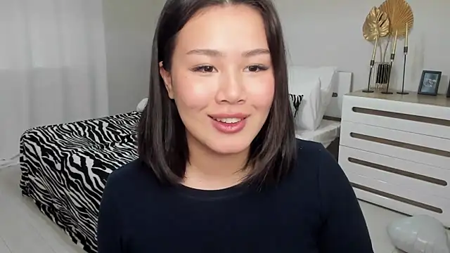 Brunette Charm online show from 03/18/26, 11:24