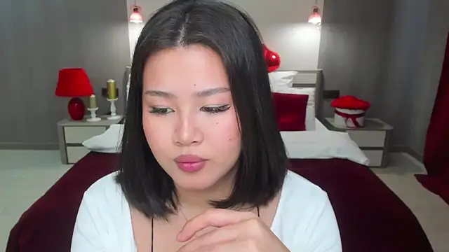 Brunette Charm online show from 03/25/26, 11:27