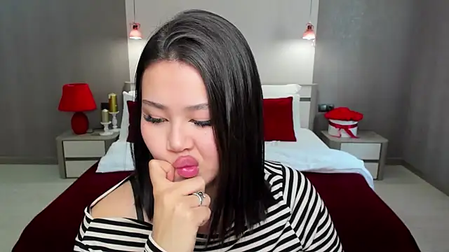 Brunette Charm online show from 04/14/26, 11:27