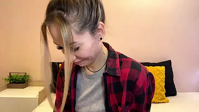 sun under skyy online show from 12/21/25, 10:11