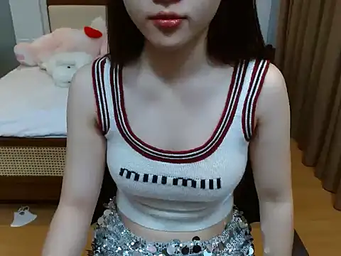 Snapshot of -Bibi-18 chatting on 12/16/25, 01:38 -Bibi-18 online show from 12/16/25, 01:38