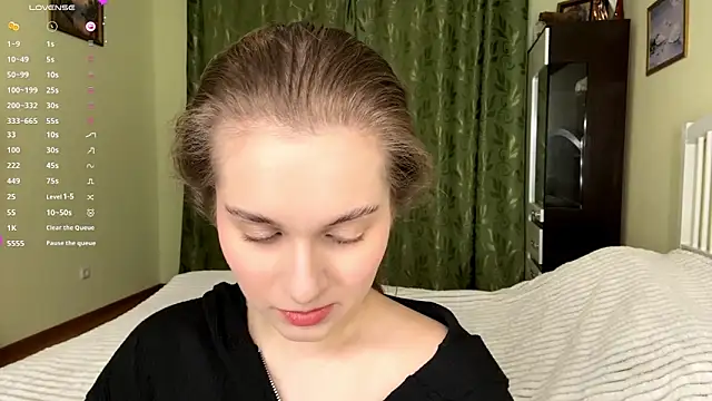 Snapshot of MiaBlanko chatting on 12/18/25, 07:25 MiaBlanko online show from 12/18/25, 07:25