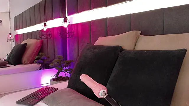 luna blannco online show from 01/09/26, 02:31