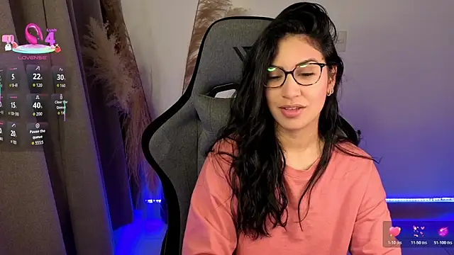 Snapshot of chloebum_ chatting on 05/22/26, 10:54 chloebum online show from 05/22/26, 10:54