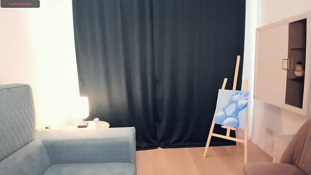 YvonneRobes online show from 07/13/26, 07:00