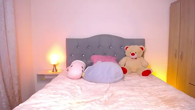 Kitten Riot online show from 02/24/26, 01:03