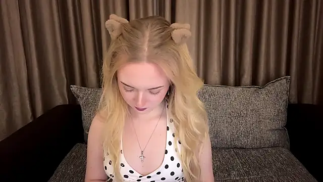 Dari Foxx online show from 05/25/26, 10:38
