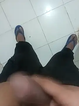 Snapshot of bigg_dickkk69 chatting on 01/06/26, 09:07 bigg dickkk69 online show from 01/06/26, 09:07