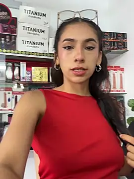 lunaluxury22 online show from 02/13/26, 02:57