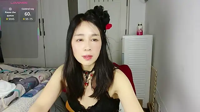 lisaxuexue online show from 12/13/25, 11:43