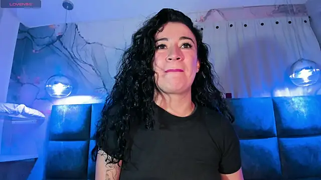 Victoria01  online show from 03/30/26, 09:32