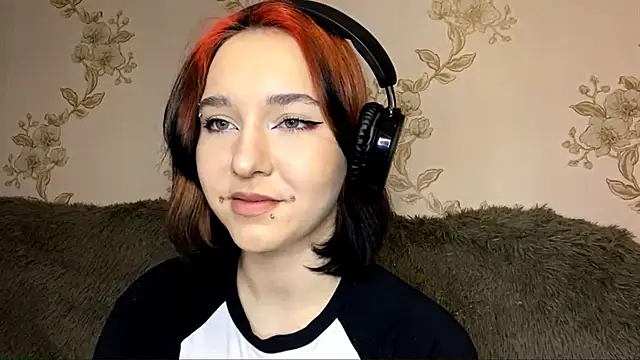 EmilyVeiro online show from 02/04/26, 06:25