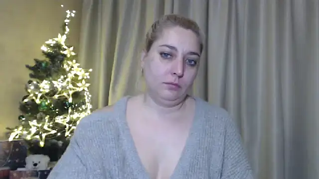 Snapshot of sweetpussy13 chatting on 01/03/25, 10:09 sweetpussy13 online show from 01/03/25, 10:09