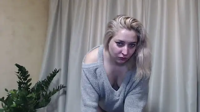 Snapshot of sweetpussy13 chatting on 02/20/25, 06:50 sweetpussy13 online show from 02/20/25, 06:50