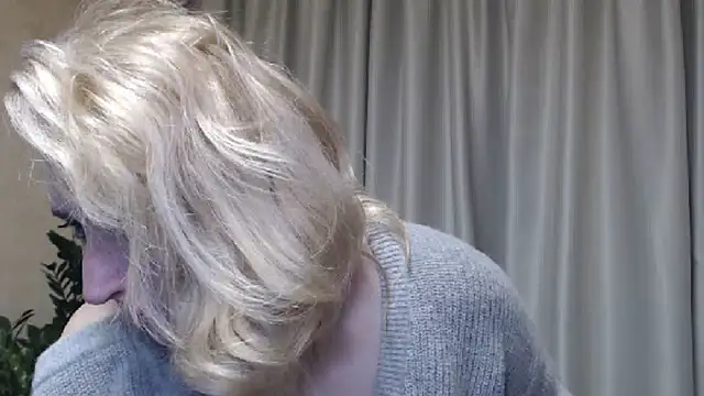 Snapshot of sweetpussy13 chatting on 03/18/25, 06:57 sweetpussy13 online show from 03/18/25, 06:57