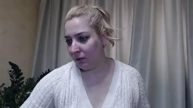 Snapshot of sweetpussy13 chatting on 03/19/25, 07:29 sweetpussy13 online show from 03/19/25, 07:29