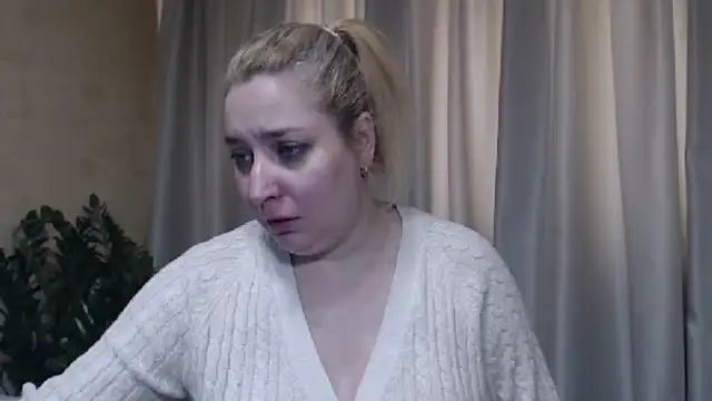 Snapshot of sweetpussy13 chatting on 03/05/26, 07:15 sweetpussy13 online show from 03/05/26, 07:15