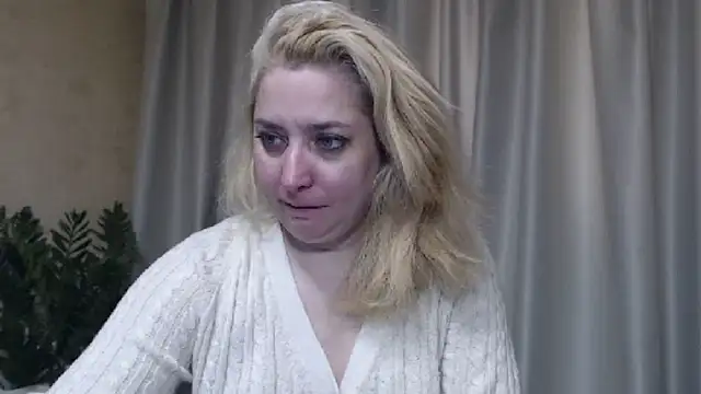 Snapshot of sweetpussy13 chatting on 03/24/26, 06:51 sweetpussy13 online show from 03/24/26, 06:51