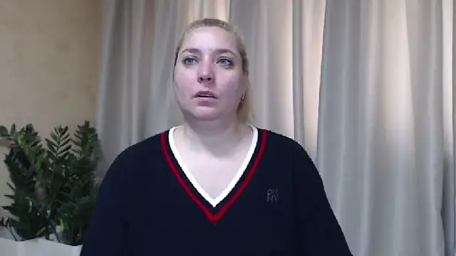 Snapshot of sweetpussy13 chatting on 03/27/26, 07:03 sweetpussy13 online show from 03/27/26, 07:03