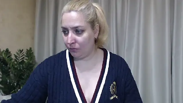 Snapshot of sweetpussy13 chatting on 04/01/26, 06:14 sweetpussy13 online show from 04/01/26, 06:14