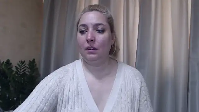 Snapshot of sweetpussy13 chatting on 04/04/26, 06:11 sweetpussy13 online show from 04/04/26, 06:11