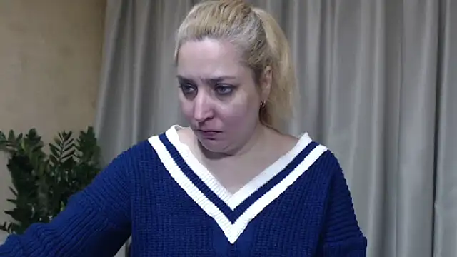 Snapshot of sweetpussy13 chatting on 04/08/26, 05:51 sweetpussy13 online show from 04/08/26, 05:51