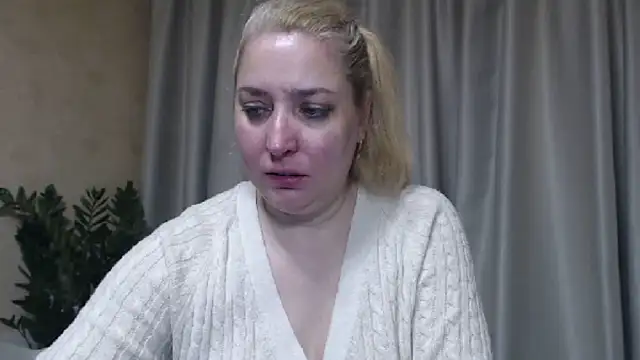 Snapshot of sweetpussy13 chatting on 04/09/26, 06:30 sweetpussy13 online show from 04/09/26, 06:30