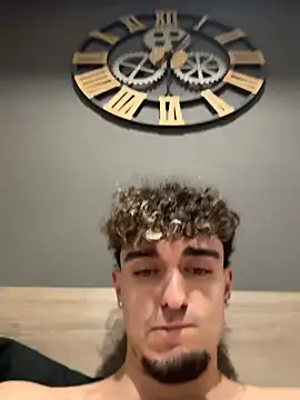 Snapshot of rich_papi chatting on 12/18/25, 06:58 rich papi online show from 12/18/25, 06:58