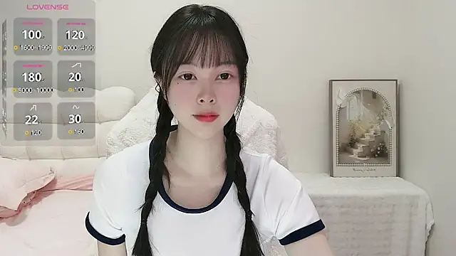 Snapshot of Anna-2005 chatting on 04/02/26, 05:27 Anna-2005 online show from 04/02/26, 05:27