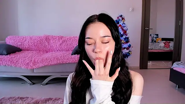 Snapshot of Crystal_zen chatting on 12/21/25, 04:19 Crystal zen online show from 12/21/25, 04:19