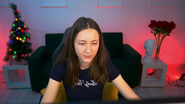 LuluPatterson online show from 12/15/25, 01:37