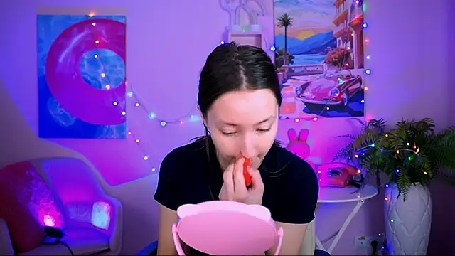 Snapshot of LuluPatterson chatting on 12/17/25, 08:09 LuluPatterson online show from 12/17/25, 08:09