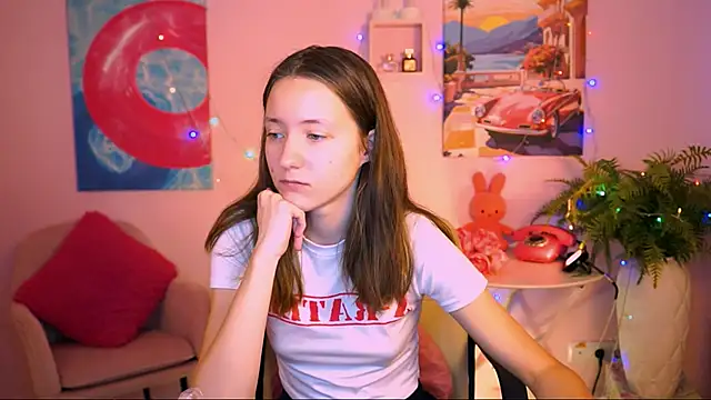 Snapshot of LuluPatterson chatting on 12/20/25, 08:10 LuluPatterson online show from 12/20/25, 08:10