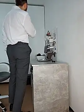 Snapshot of Lovebackground chatting on 12/11/24, 11:08 Lovebackground online show from 12/11/24, 11:08