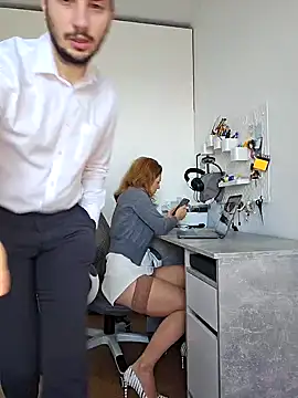 Snapshot of Lovebackground chatting on 01/05/25, 09:37 Lovebackground online show from 01/05/25, 09:37