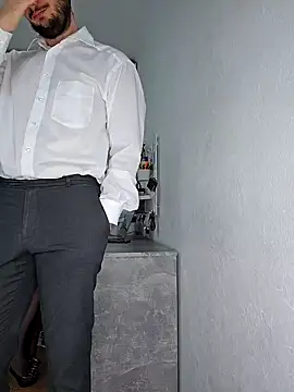 Snapshot of Lovebackground chatting on 01/17/25, 11:27 Lovebackground online show from 01/17/25, 11:27