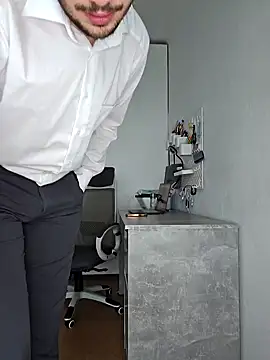 Snapshot of Lovebackground chatting on 01/31/25, 09:27 Lovebackground online show from 01/31/25, 09:27