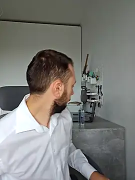 Snapshot of Lovebackground chatting on 10/01/25, 08:42 Lovebackground online show from 10/01/25, 08:42