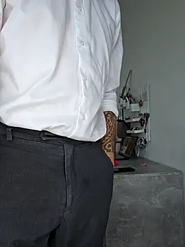 Snapshot of Lovebackground chatting on 10/22/25, 07:52 Lovebackground online show from 10/22/25, 07:52