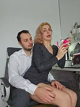 Lovebackground online show from 02/12/26, 10:32