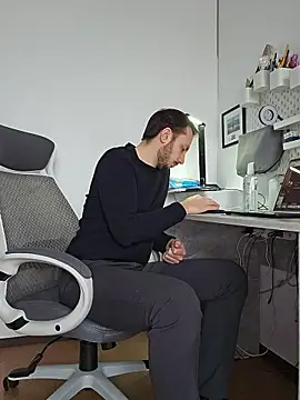 Lovebackground online show from 02/27/26, 08:36