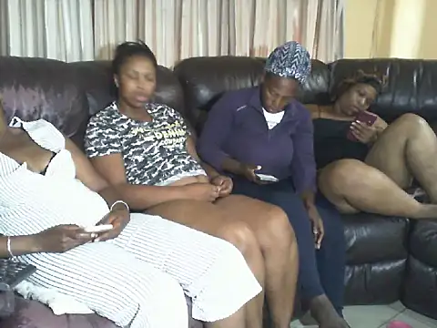 Caramel-goddess18 online show from 02/18/26, 06:20