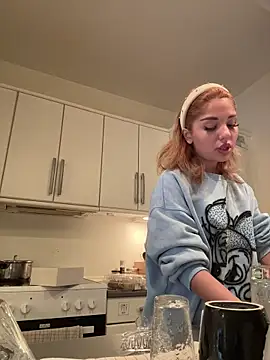 SilkyMira online show from 12/21/25, 06:59