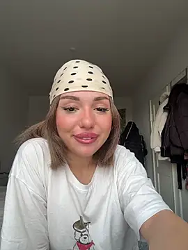 SilkyMira online show from 01/16/26, 09:35