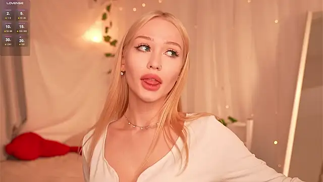 Snapshot of party_4_u chatting on 12/18/25, 02:34 party 4 u online show from 12/18/25, 02:34