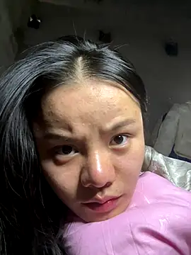 Snapshot of leo-kitty chatting on 12/14/25, 09:14 leo-kitty online show from 12/14/25, 09:14