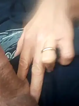 Snapshot of Mar81 chatting on 12/17/25, 08:09 Mar81 online show from 12/17/25, 08:09