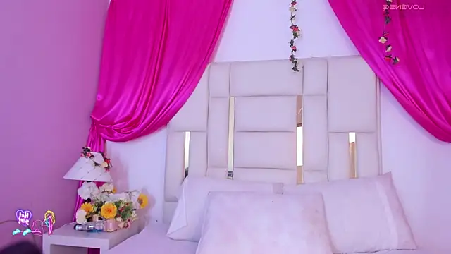 Silvanna-Casstro online show from 04/10/26, 11:37