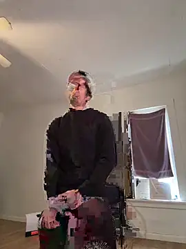 Snapshot of Swa_bae chatting on 12/15/25, 06:56 Swa bae online show from 12/15/25, 06:56